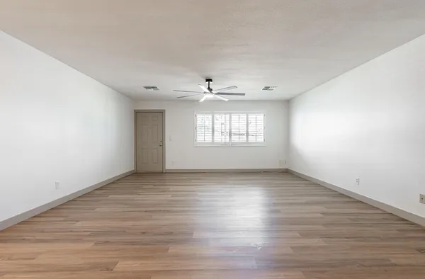 $2,495 | 5739 West Monte Vista Road, Phoenix, AZ 85035