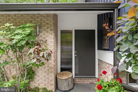 $1,540,000 | 8034 Park Overlook Drive, Bethesda, MD 20817