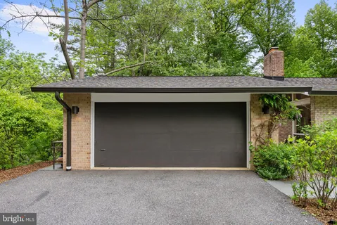 $1,540,000 | 8034 Park Overlook Drive, Bethesda, MD 20817