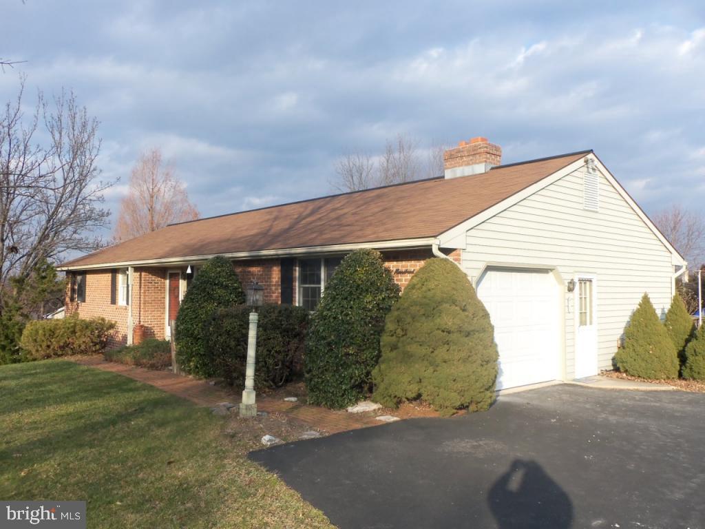 815 Laurel Avenue Lititz, PA 17543 - Photo 8 of 10 Gallery Image 8