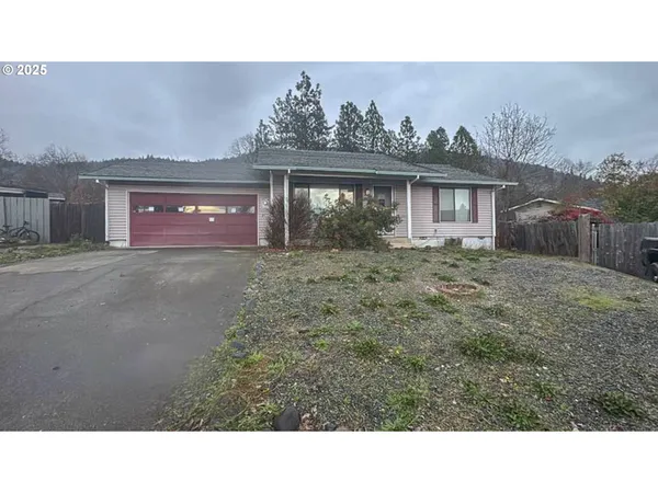 $255,000 | 1023 Northeast Primrose Place, Grants Pass, OR 97526