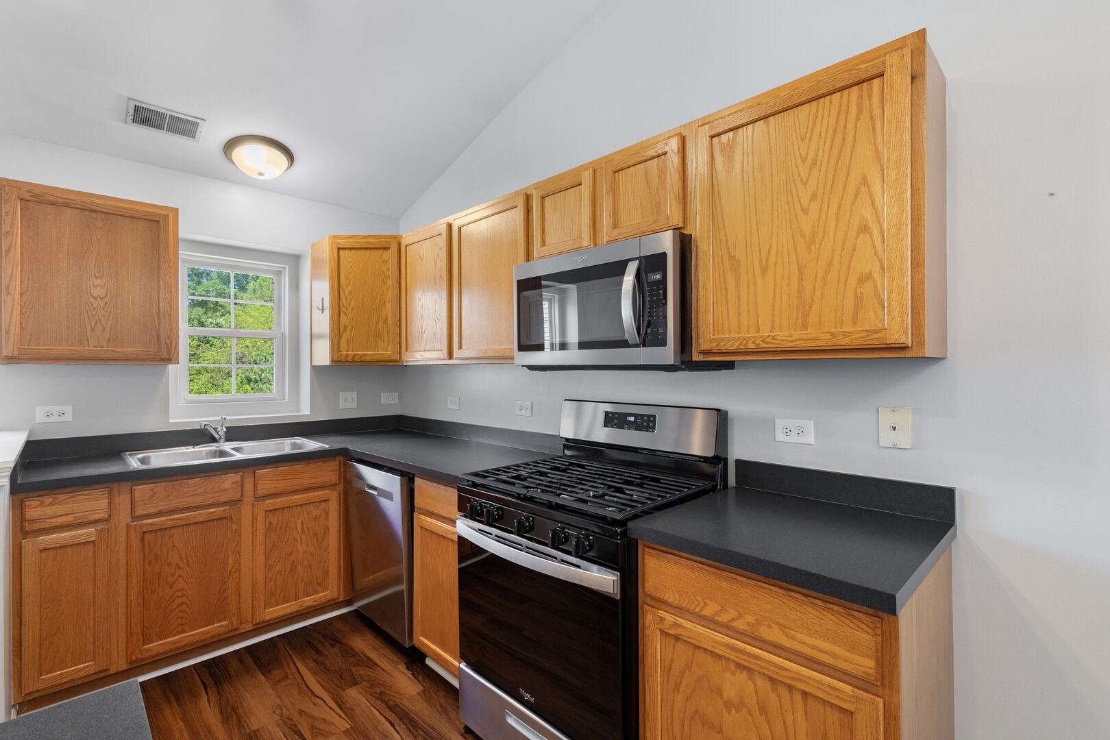 2827 Rutland Circle, Unit 204 Naperville, IL 60564 - Photo 4 of 17
