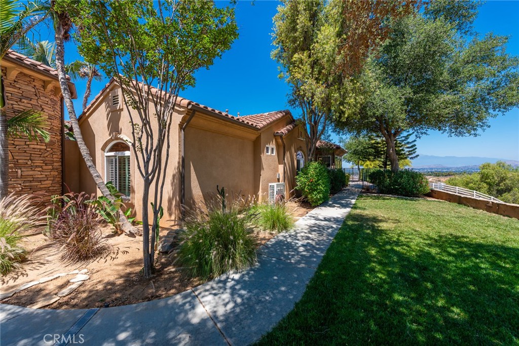 9609 Equestrian Drive Riverside, CA 92503 - Photo 35 of 41