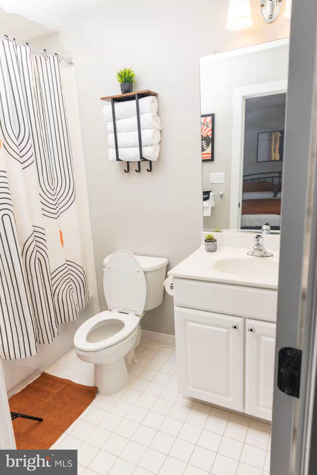 24 South Regester Street Baltimore, MD 21231 - Photo 12 of 32 Modern bathroom with stylish accents.