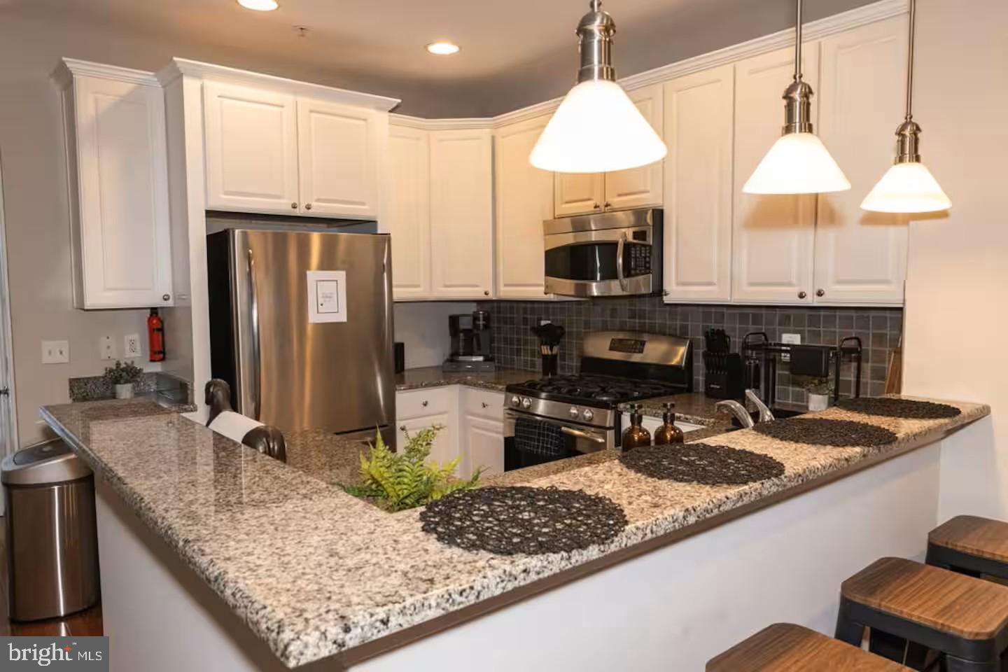 24 South Regester Street Baltimore, MD 21231 - Photo 4 of 32