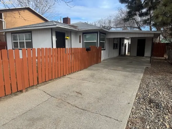 a view of a house with a garage