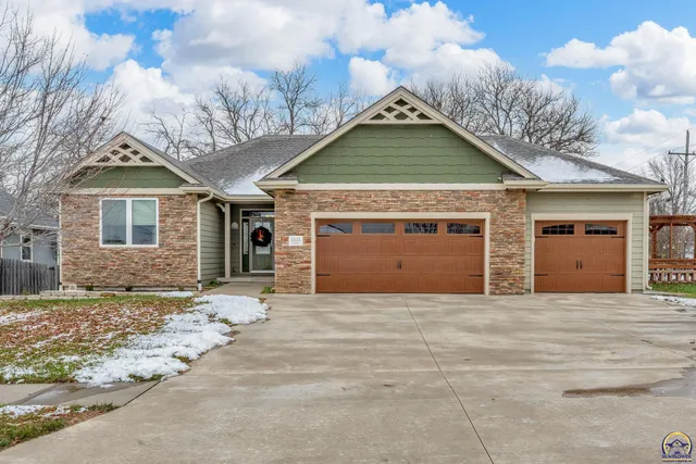 $449,000 | 4422 Southwest Lakeside Drive, Topeka, KS 66610