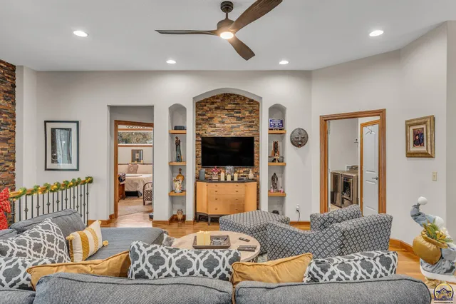 $449,000 | 4422 Southwest Lakeside Drive, Topeka, KS 66610