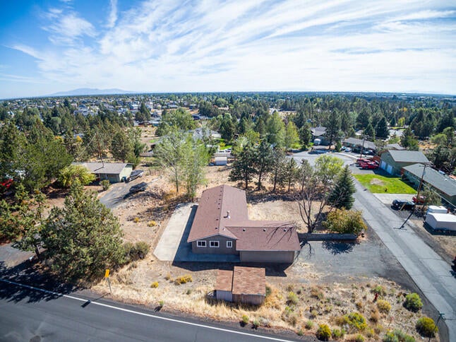 20608 Independence Way Bend, OR 97701 - Photo 23 of 30 Overview