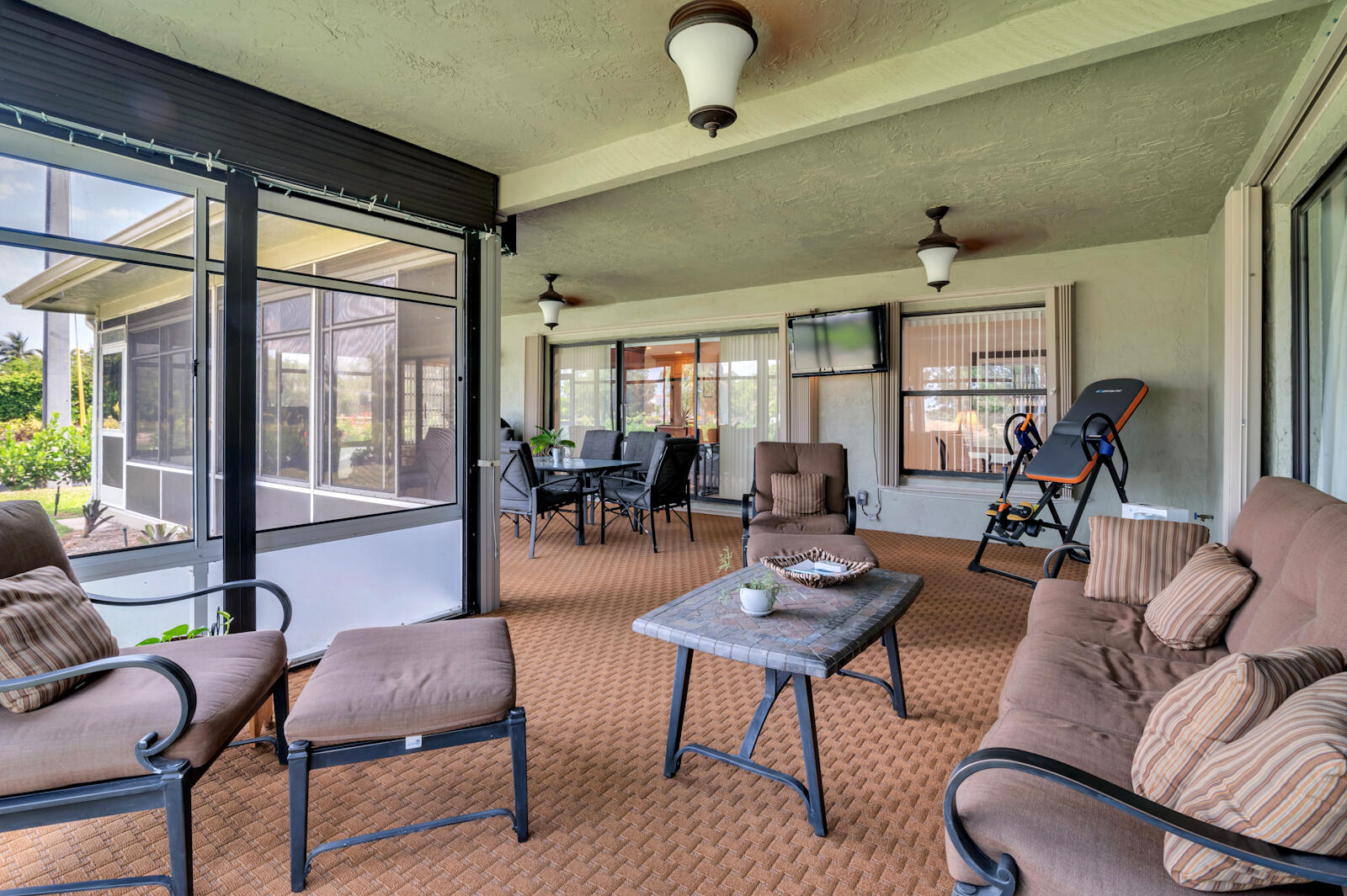 5801 Northwest 3rd Terrace Boca Raton, FL 33487 - Photo 30 of 33 32 Patio 04