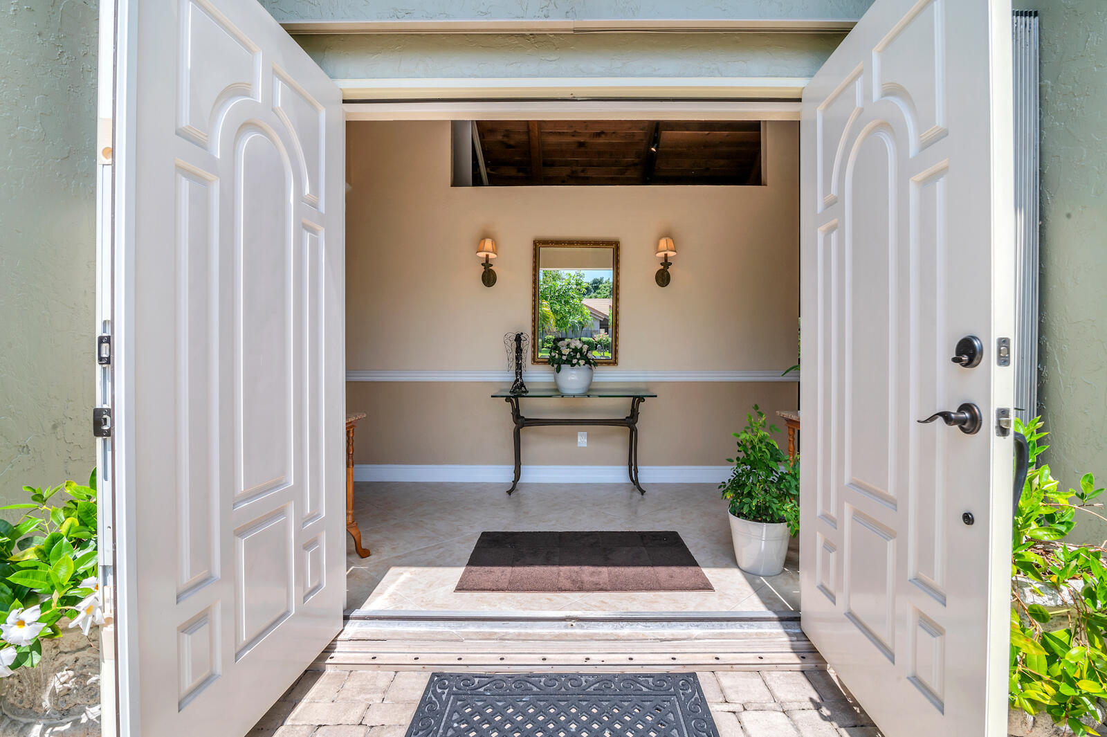 5801 Northwest 3rd Terrace Boca Raton, FL 33487 - Photo 4 of 33 04 Front 04
