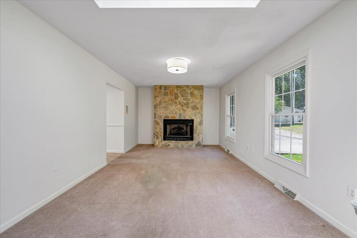 3222 Lakewood Forest Road Moneta, VA 24121 - Photo 10 of 97 10-MIB09729