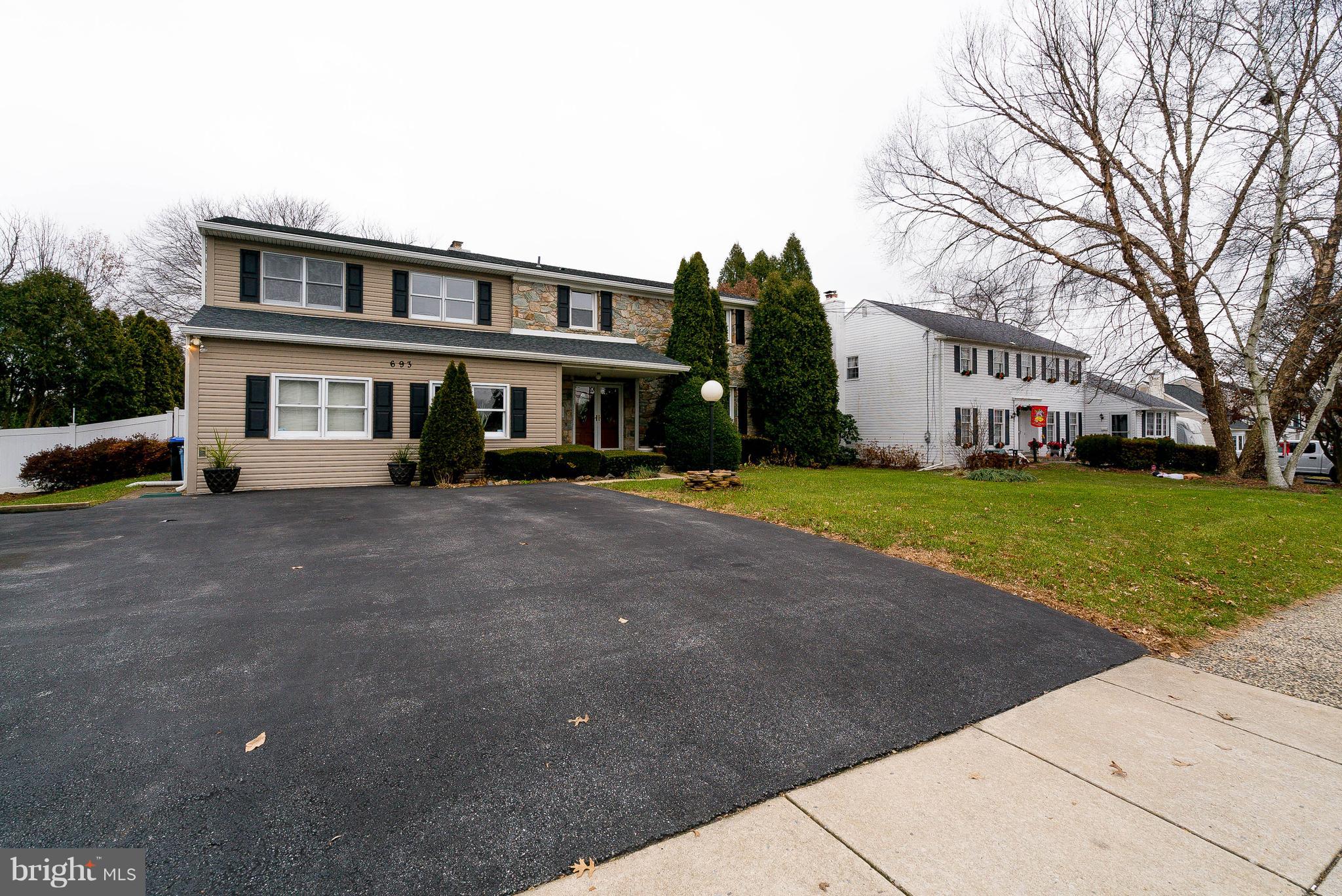 693 Cherry Tree Road Aston, PA 19014 - Photo 2 of 32 Gallery Image 2