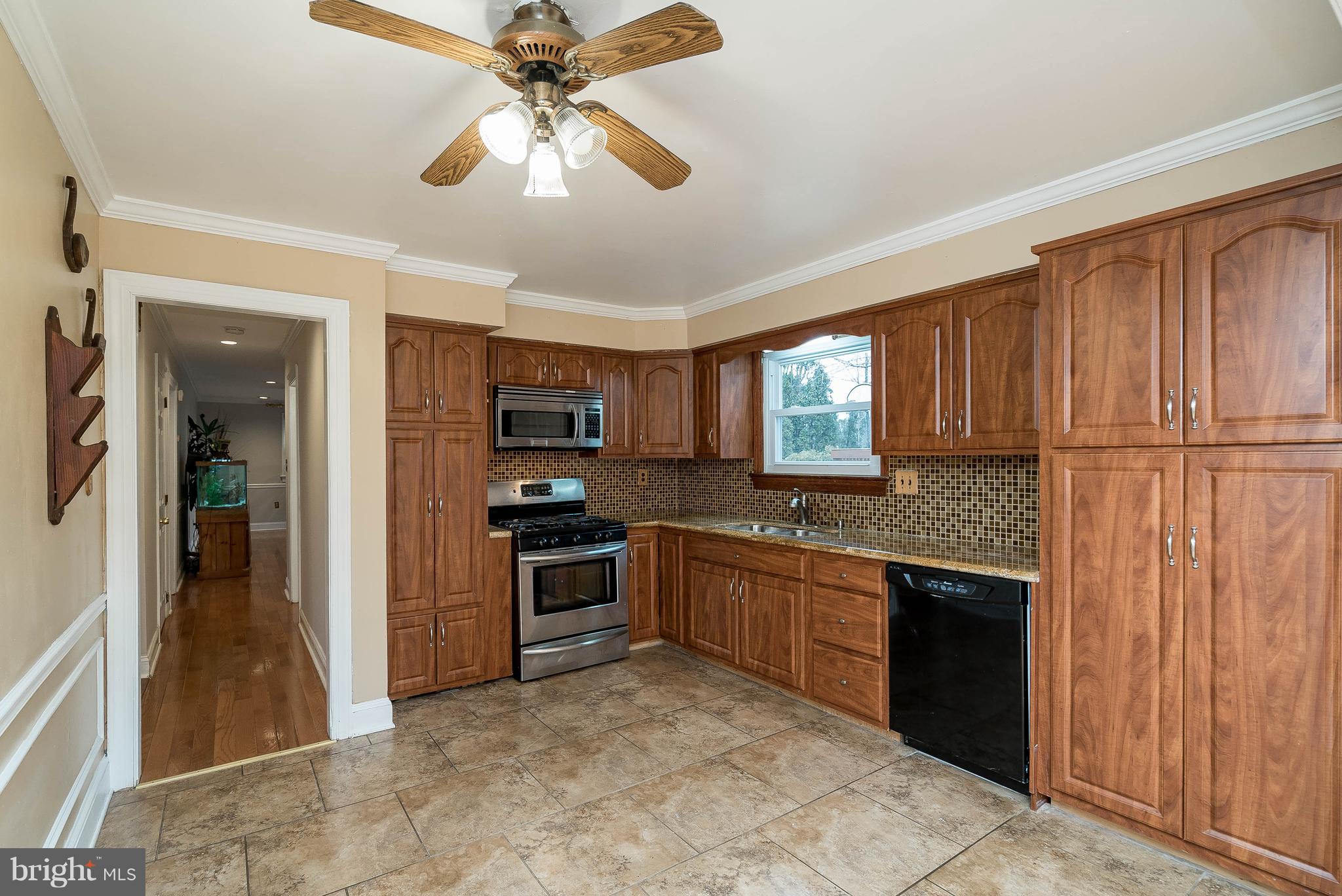 693 Cherry Tree Road Aston, PA 19014 - Photo 7 of 32 Gallery Image 7