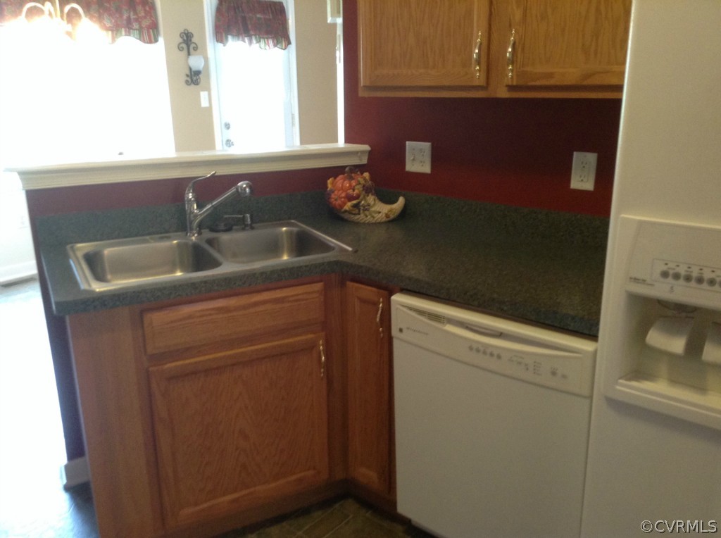 5412 Takach Road Prince George, VA 23875 - Photo 4 of 24 a bathroom with a sink and a mirror