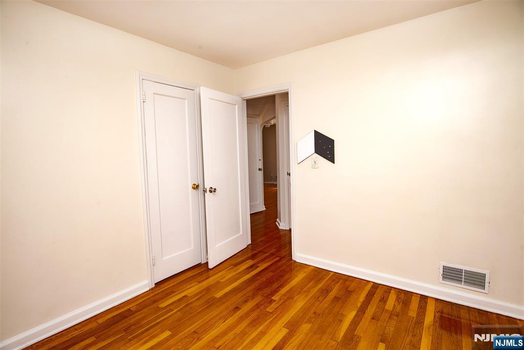 352 Billington Road Teaneck, NJ 07666 - Photo 27 of 32