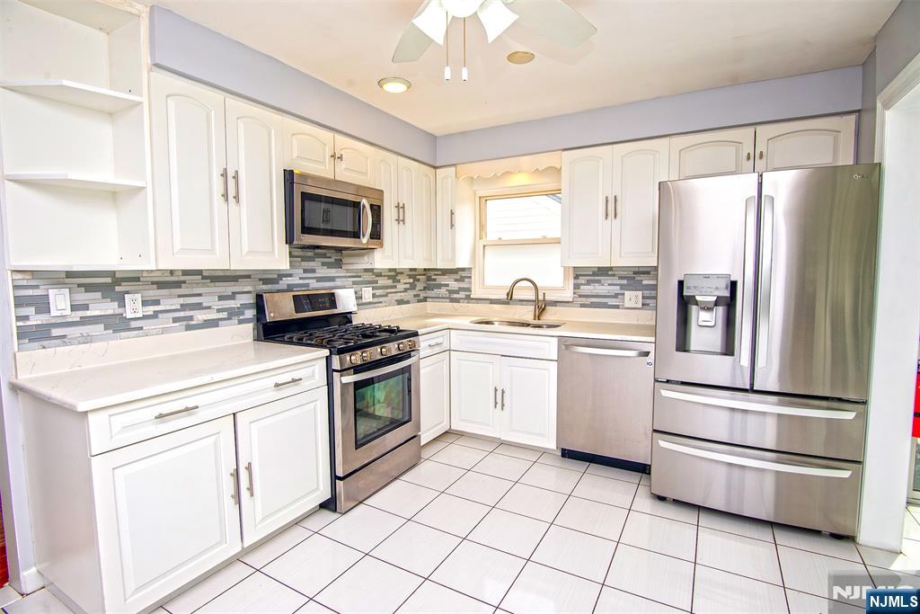 352 Billington Road Teaneck, NJ 07666 - Photo 9 of 32