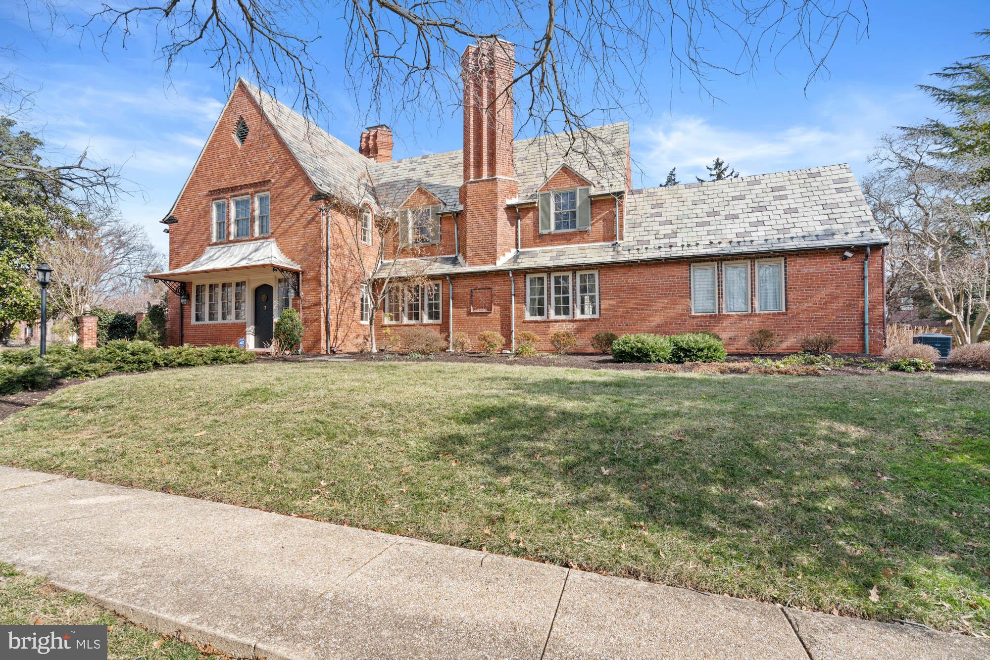 7 Charlcote Place Baltimore, MD 21218 - Photo 6 of 88 front view of house with a yard