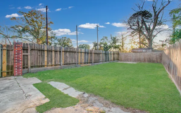 $315,000 | 15216 Wickbriar Drive, Houston, TX 77053