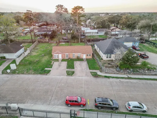 $315,000 | 15216 Wickbriar Drive, Houston, TX 77053