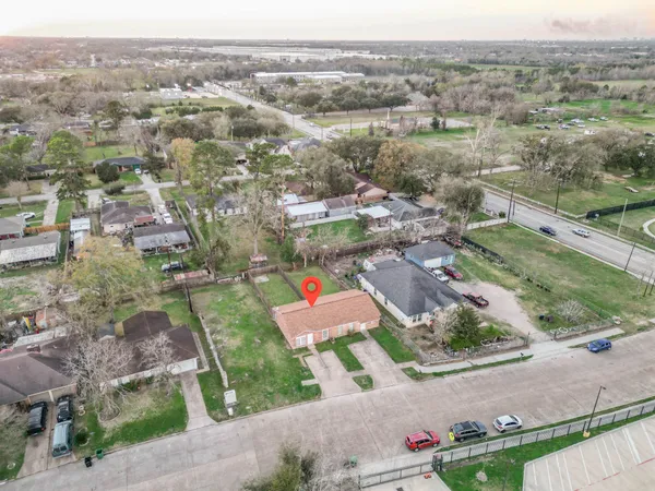 $315,000 | 15216 Wickbriar Drive, Houston, TX 77053