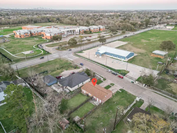 $315,000 | 15216 Wickbriar Drive, Houston, TX 77053