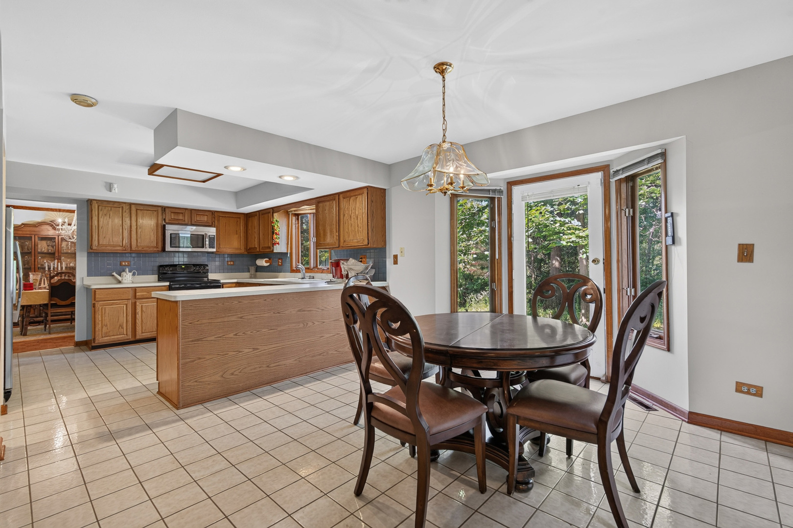 570 Ellsworth Avenue Addison, IL 60101 - Photo 9 of 31