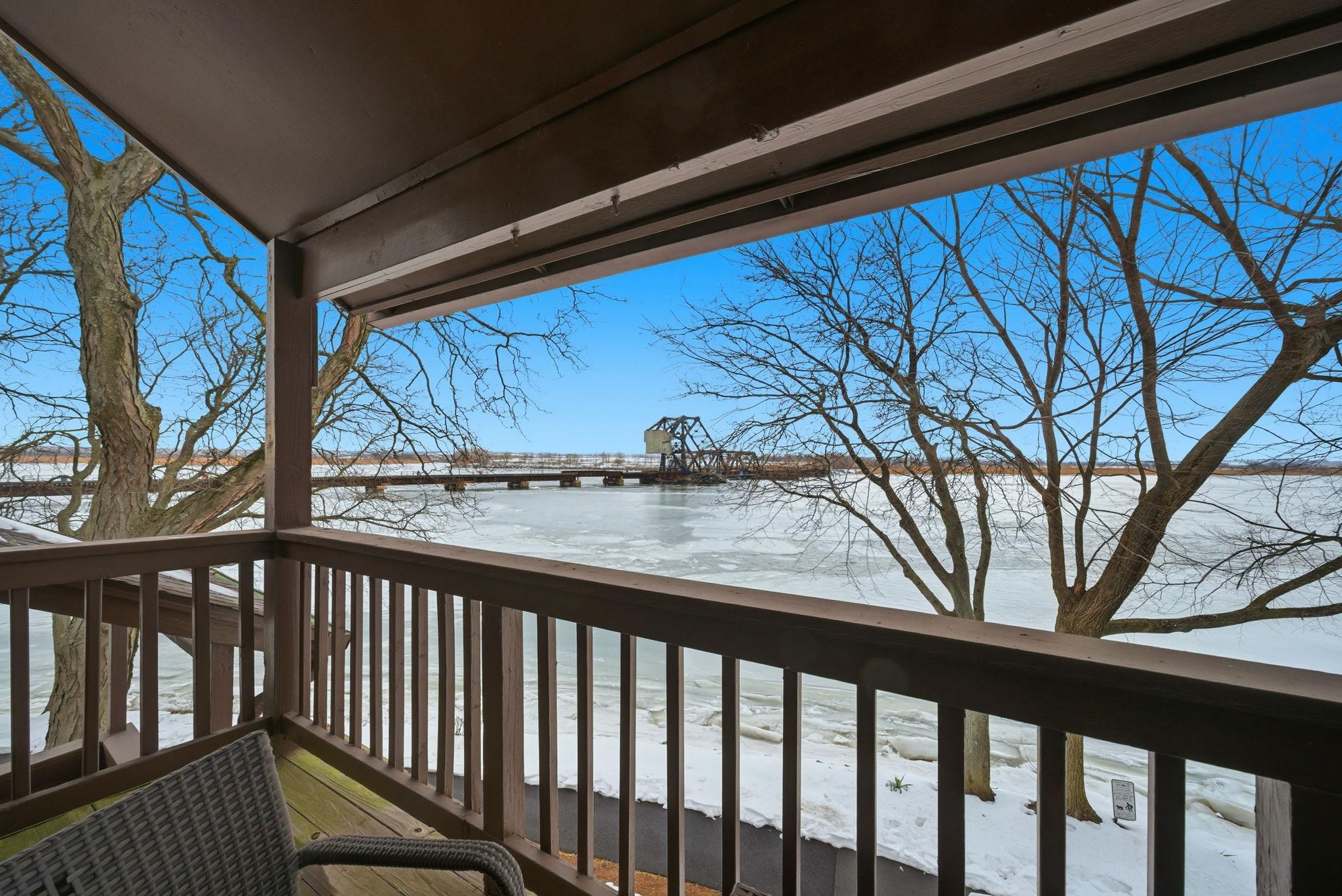 274 Sunset Key, Unit 274 Secaucus, NJ 07094 - Photo 2 of 50 a view of trees and outside of the window