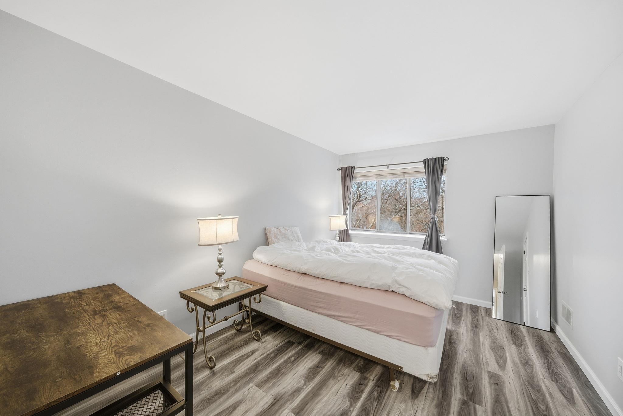 274 Sunset Key, Unit 274 Secaucus, NJ 07094 - Photo 28 of 50 a bedroom with a bed and a window