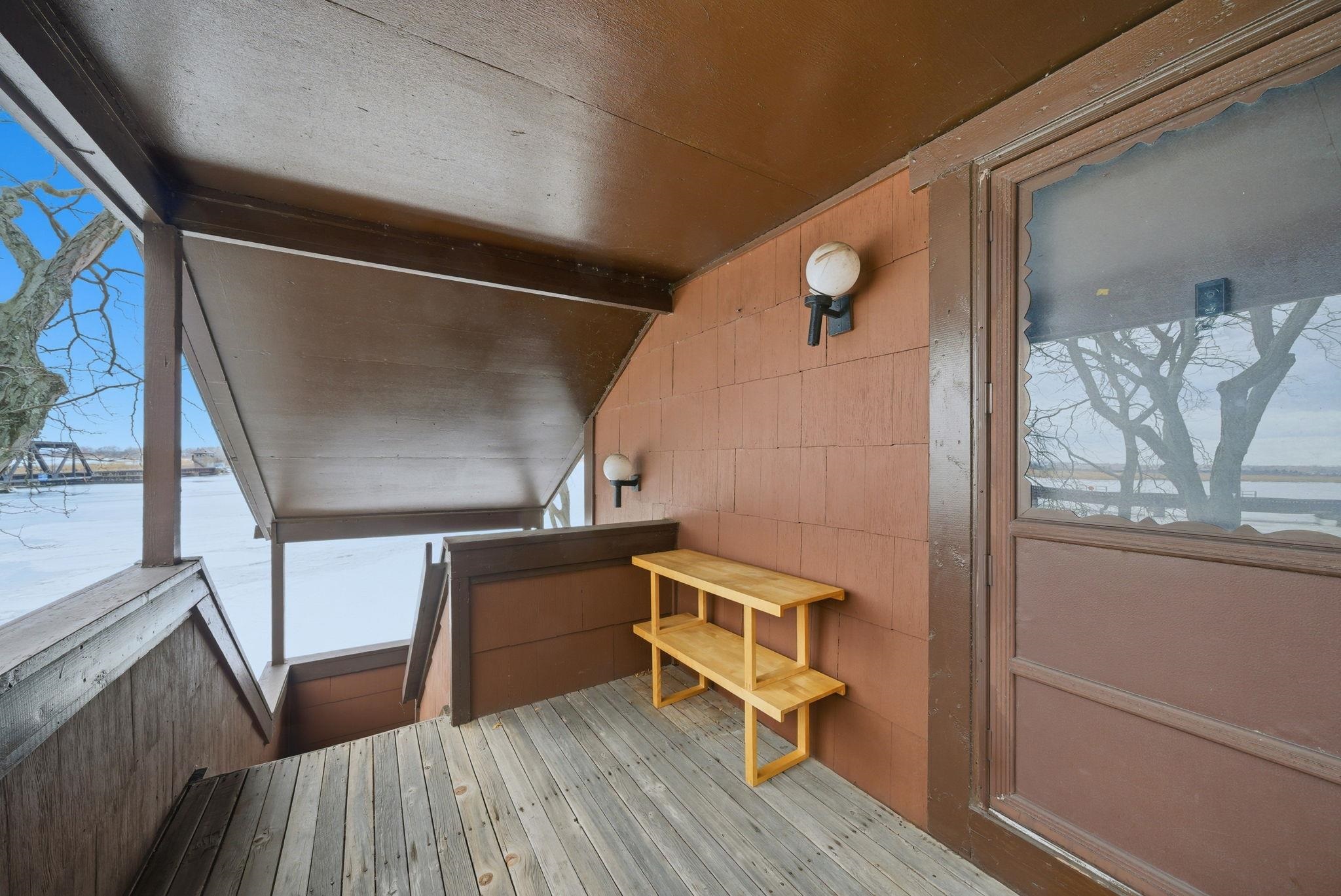 274 Sunset Key, Unit 274 Secaucus, NJ 07094 - Photo 37 of 50 a room with wooden floor and furniture