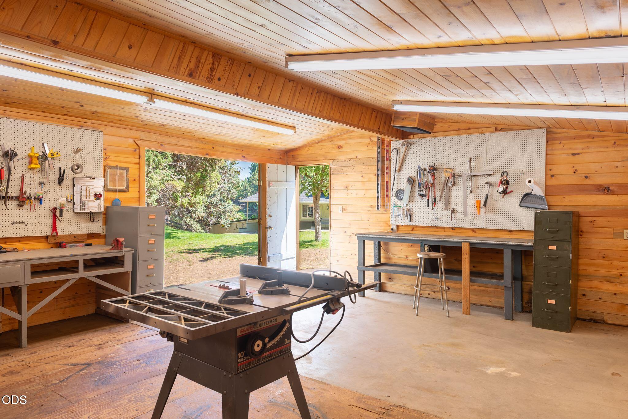 63435 O. B. Riley Road Bend, OR 97703 - Photo 14 of 46 Gallery Image 14