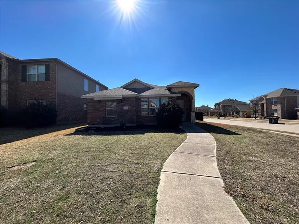 $1,795 | 5865 Fir Tree Lane, Fort Worth, TX 76123