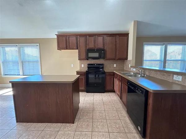 $1,795 | 5865 Fir Tree Lane, Fort Worth, TX 76123