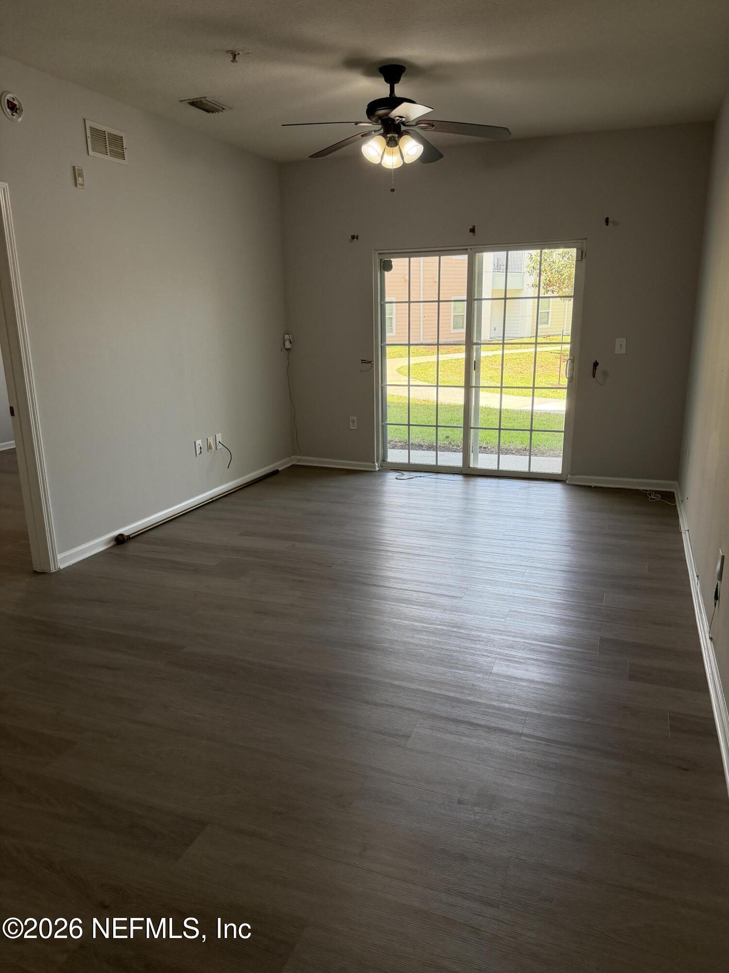 8201 Green Parrot Road, Unit 106 Jacksonville, FL 32256 - Photo 12 of 53 IMG_9543