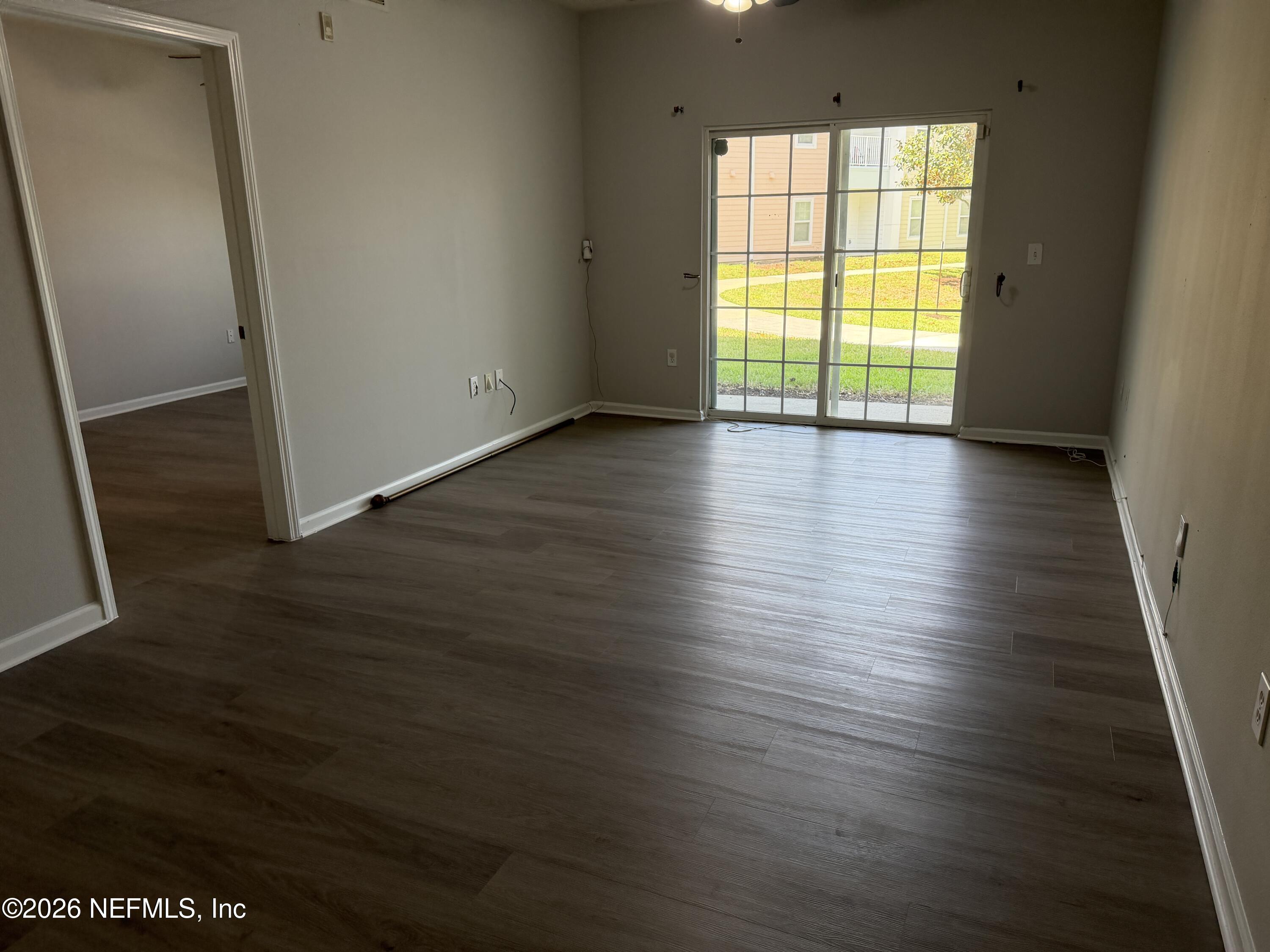 8201 Green Parrot Road, Unit 106 Jacksonville, FL 32256 - Photo 13 of 53 IMG_9544