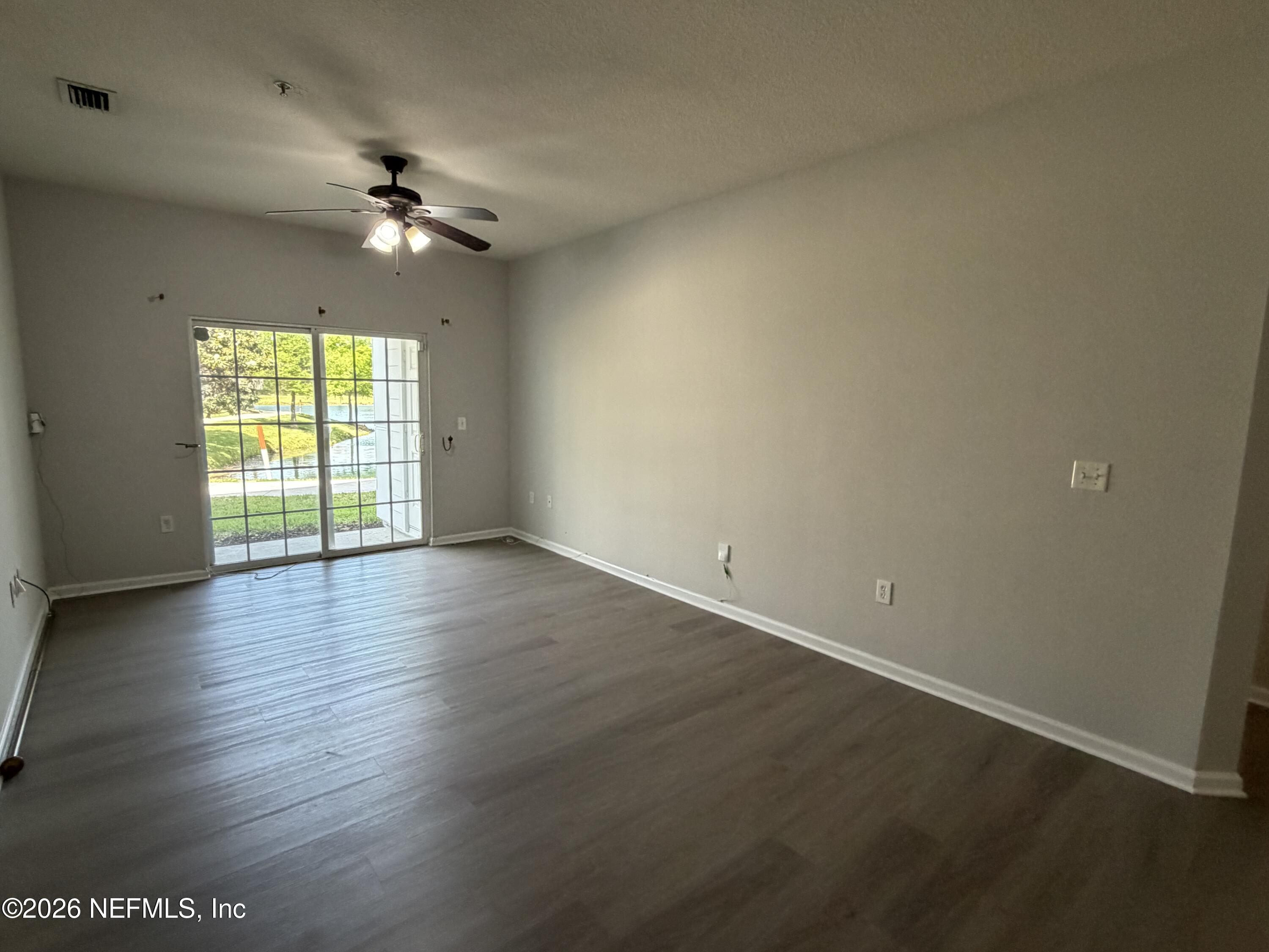 8201 Green Parrot Road, Unit 106 Jacksonville, FL 32256 - Photo 14 of 53 IMG_9545