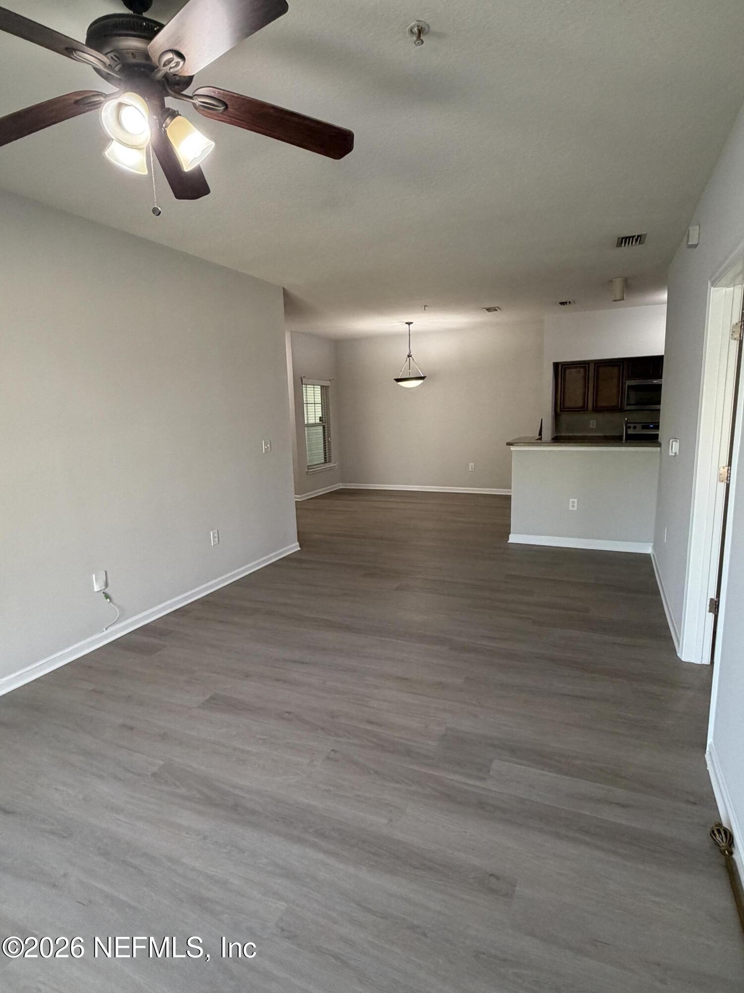 8201 Green Parrot Road, Unit 106 Jacksonville, FL 32256 - Photo 16 of 53 IMG_9547