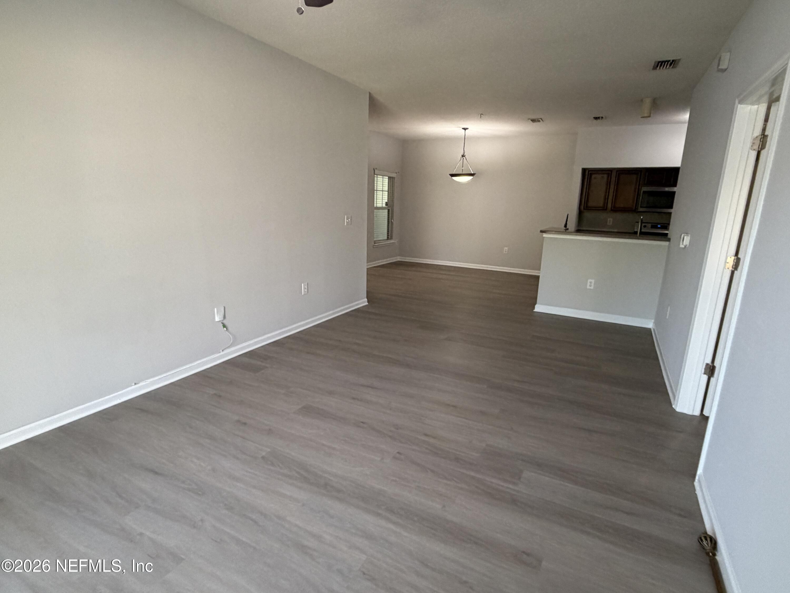 8201 Green Parrot Road, Unit 106 Jacksonville, FL 32256 - Photo 17 of 53 IMG_9548