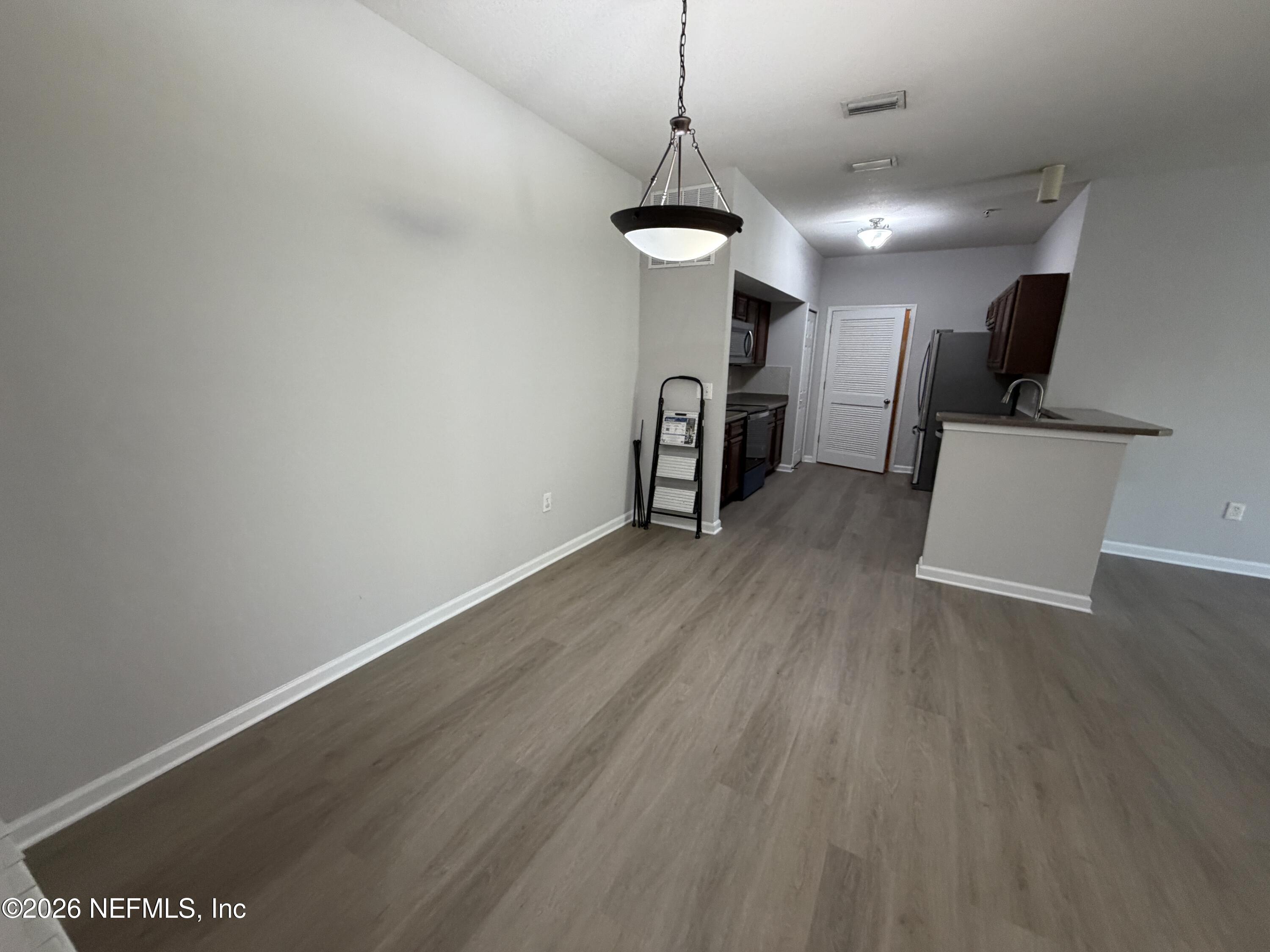 8201 Green Parrot Road, Unit 106 Jacksonville, FL 32256 - Photo 6 of 53 IMG_9537