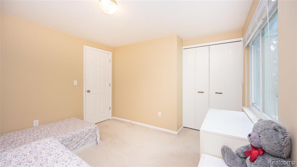 101 Dalton Drive Rochester Hills, MI 48307 - Photo 29 of 44