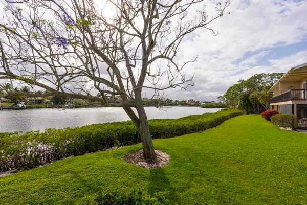 $2,300 | 9170 Southeast Riverfront Terrace, Unit E, Jupiter, FL 33469