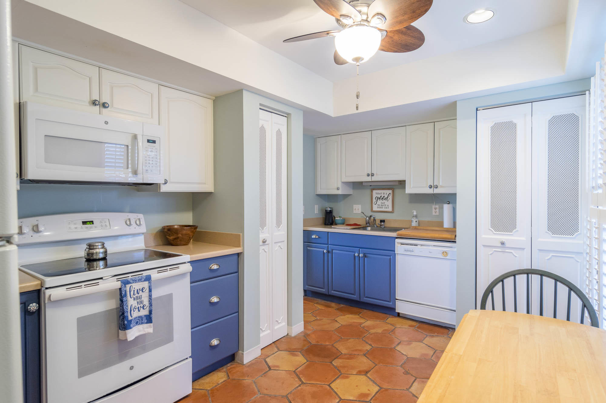 9170 Southeast Riverfront Terrace, Unit E Jupiter, FL 33469 - Photo 9 of 33 03