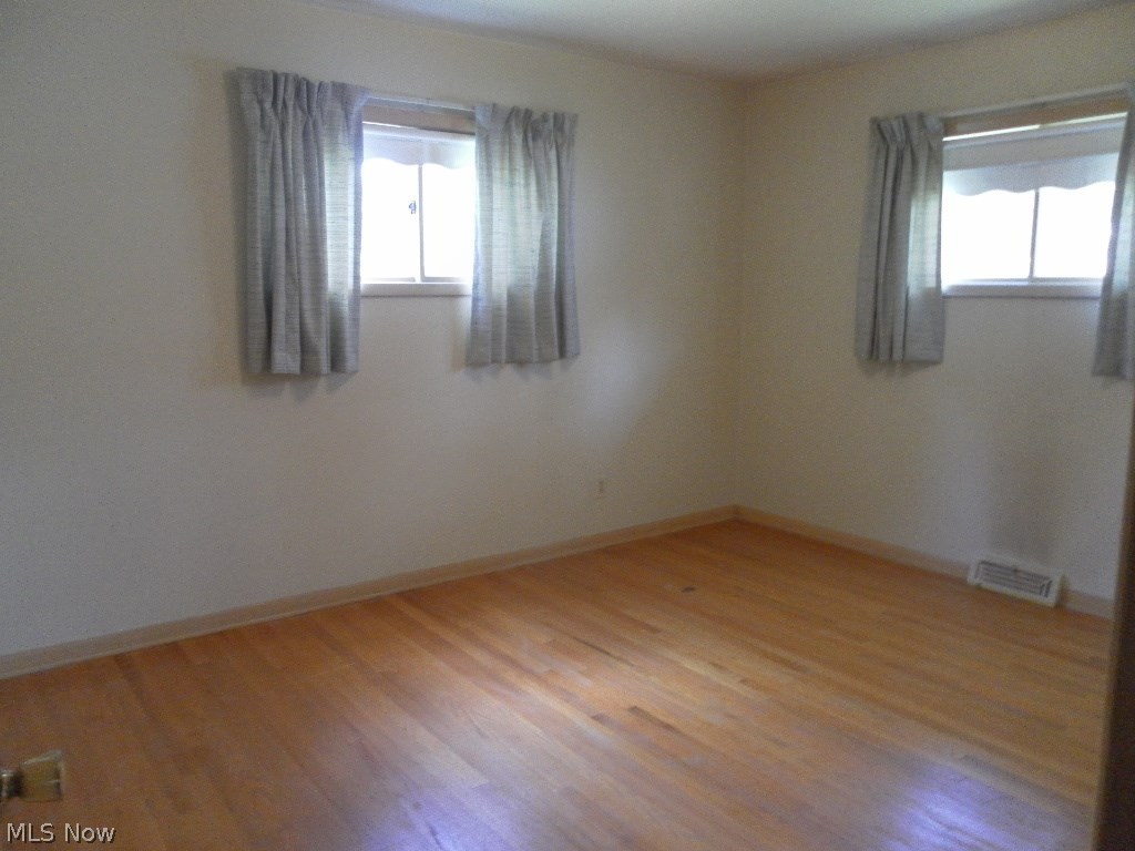 6271 Fairhaven Road Cleveland, OH 44124 - Photo 11 of 16