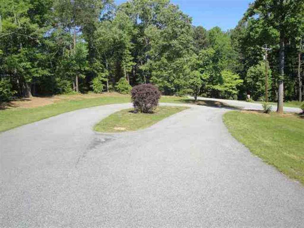202 Luther Land Road Seneca, SC 29672 - Photo 3 of 25 Gallery Image 3