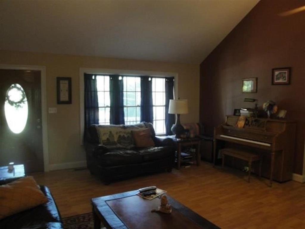 202 Luther Land Road Seneca, SC 29672 - Photo 4 of 25 Gallery Image 4