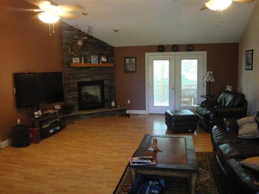 202 Luther Land Road Seneca, SC 29672 - Photo 5 of 25 Gallery Image 5