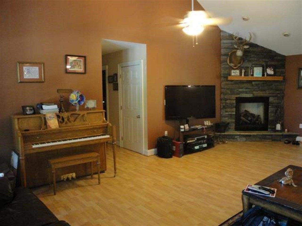 202 Luther Land Road Seneca, SC 29672 - Photo 6 of 25 Gallery Image 6
