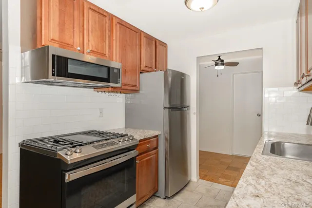 $369,000 | 1233 Melville Road, Unit 60, Jericho, NY 11753