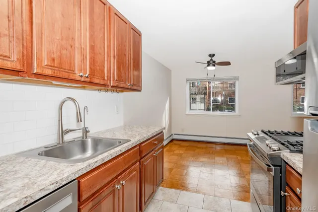 $369,000 | 1233 Melville Road, Unit 60, Jericho, NY 11753