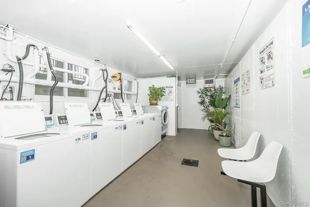 $369,000 | 1233 Melville Road, Unit 60, Jericho, NY 11753